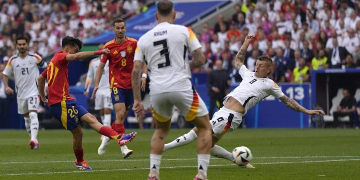 kroos-publicly-apologizes-to-pedri