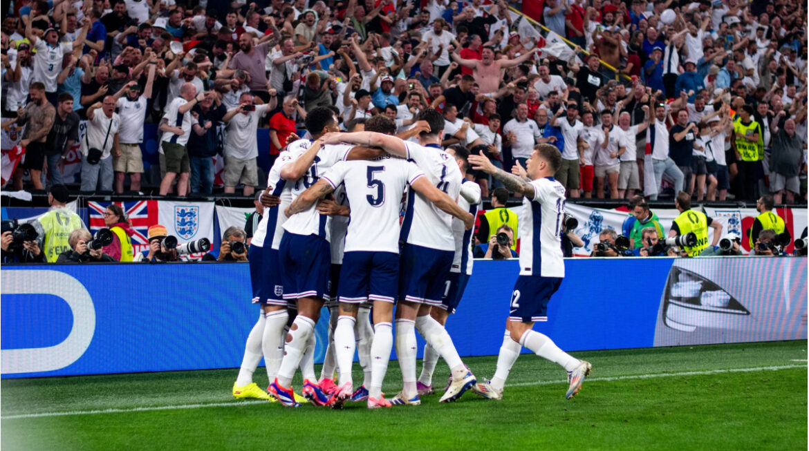2-1-against-netherlands:-joker-watkins-shoots-england-into-the-final-shortly-before-the-end