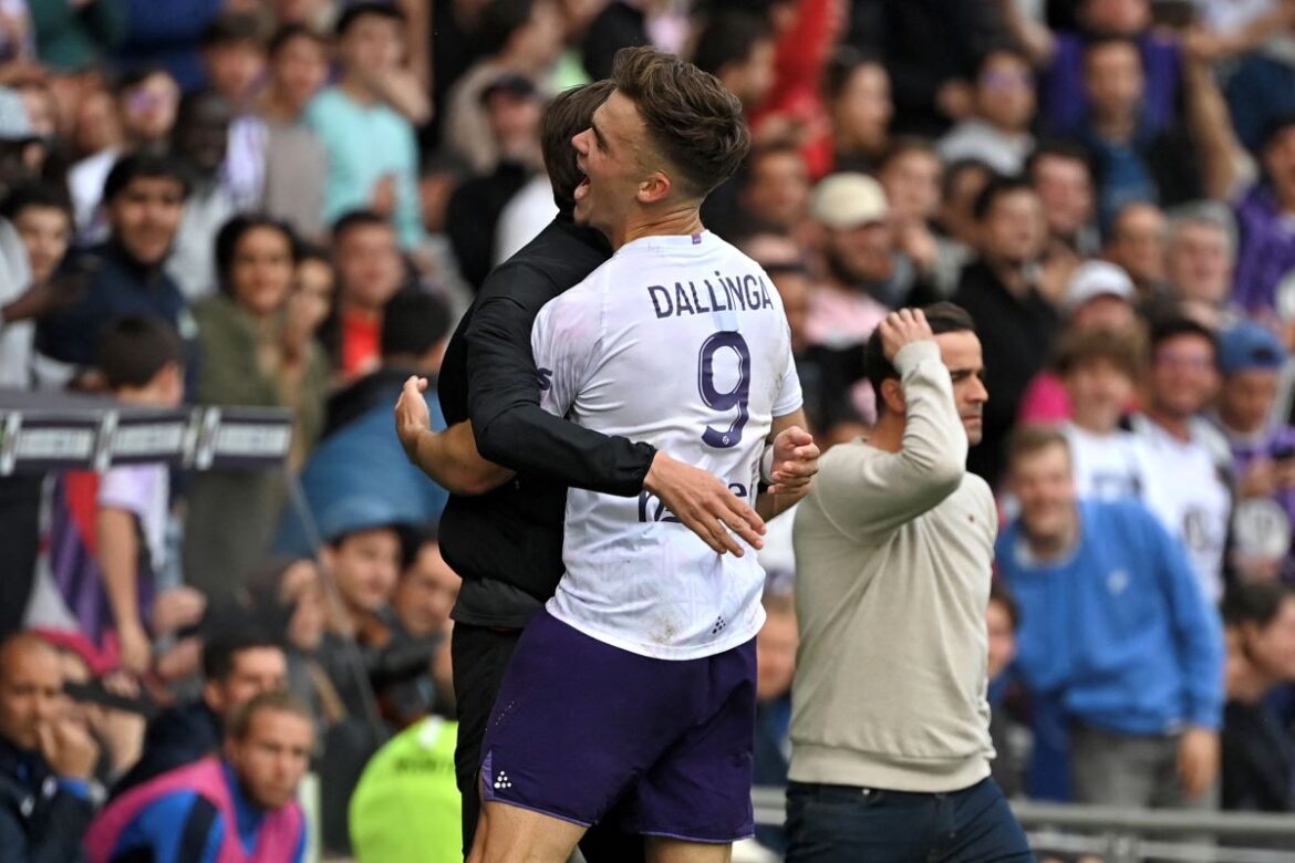 dallinga-arrives-to-complete-bologna-transfer-and-replace-zirkzee