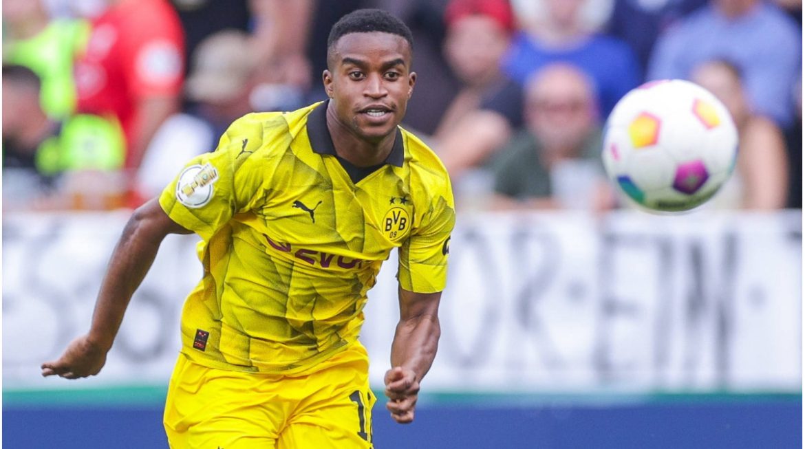 reports:-moukoko-and-real-betis-agree-–-bvb-“no-decisions-yet”