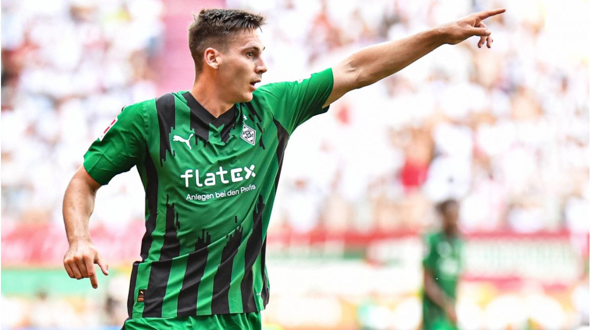 “sky”:-gladbach-considers-new-attempt-with-wober-–-friday-not-in-the-leeds-squad