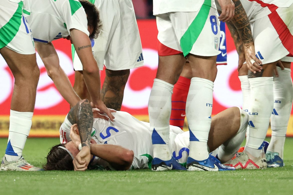 calafiori-sustains-injury-in-bizarre-incident-during-france-1-3-italy-victory