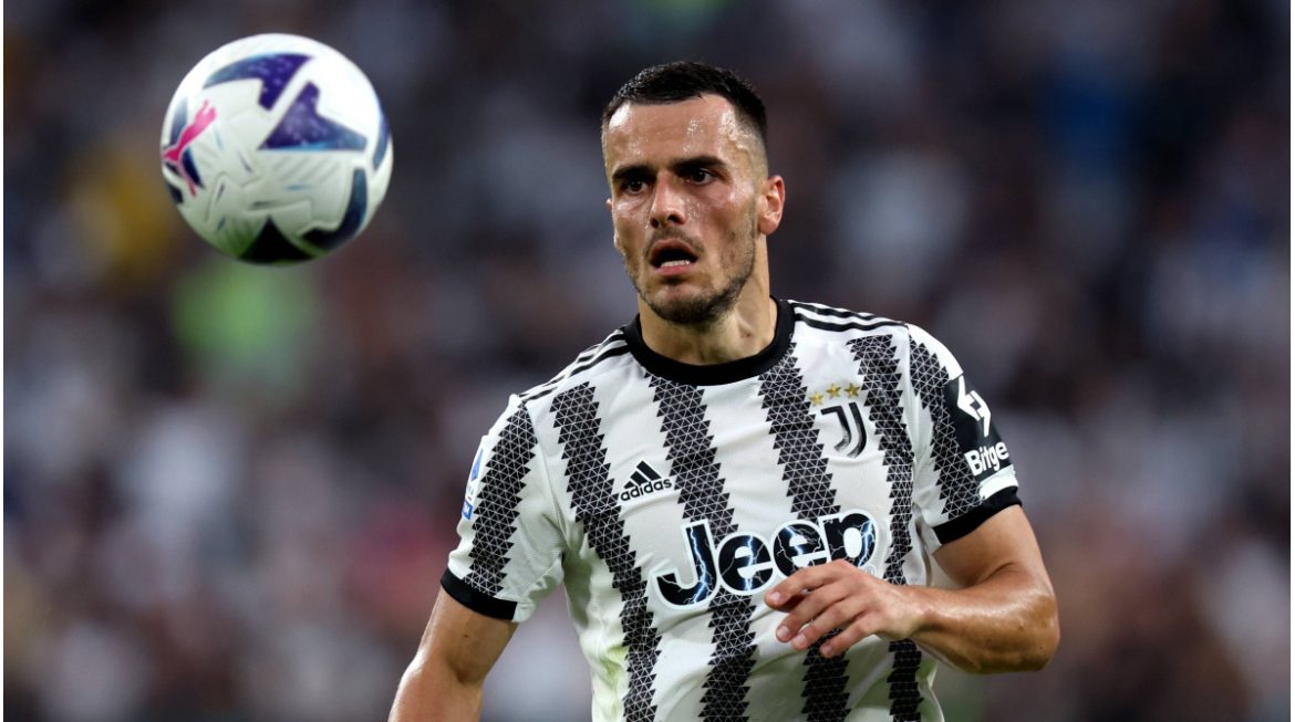 fenerbahce-presents-ex-frankfurt-player-kostic-–-mourinho’s-twelfth-new-signing