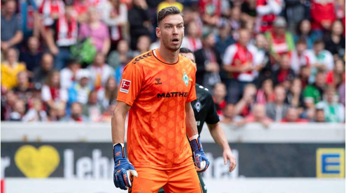 after-leaving-werder:-pavlenka-signs-with-paok-–-back-up-with-jersey-number-1