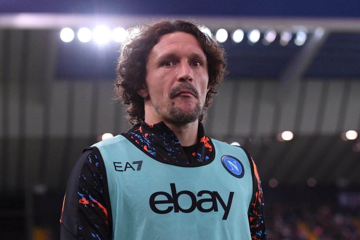 mario-rui-frozen-out-at-napoli,-but-earning-big-wages-until-2026