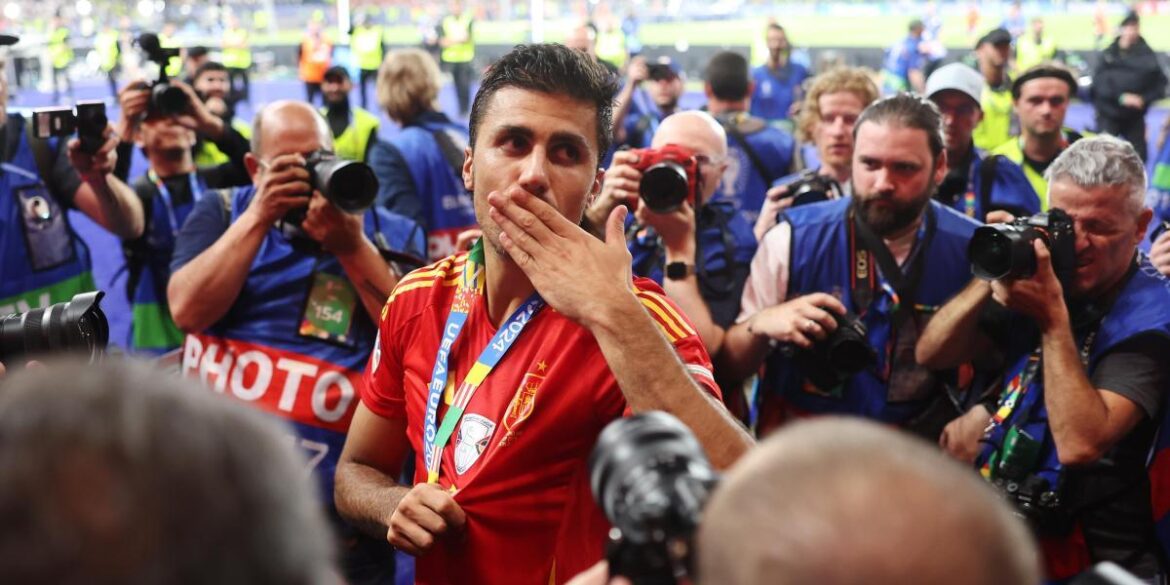 ballon-d’or:-rodri-achieves-what-neither-xavi-nor-iniesta-could