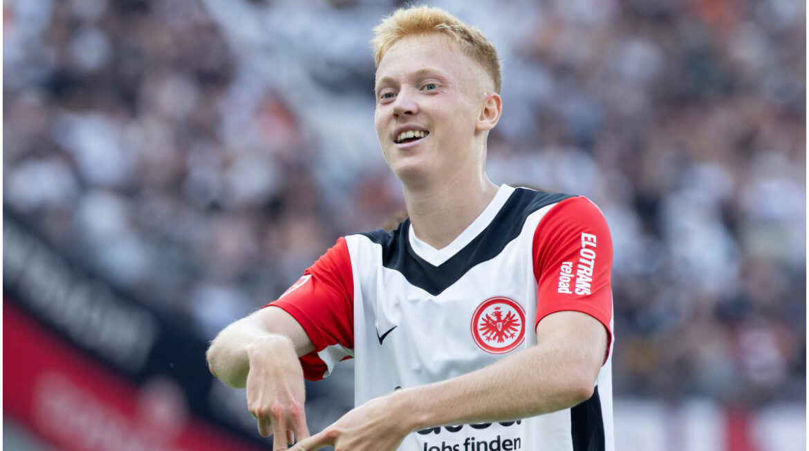 despite-rumors:-larsson-wants-to-be-“part-of-this-journey”-at-eintracht-frankfurt