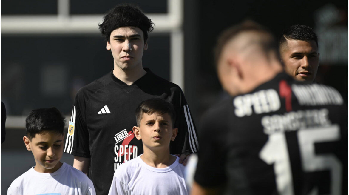first-division-club-cd-riestra-plays-with-internet-star-spreen-–-“lack-of-respect-for-football”