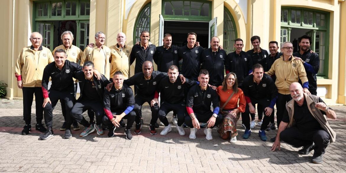 the-most-supportive-barca-legends,-with-several-stars,-are-already-in-curitiba