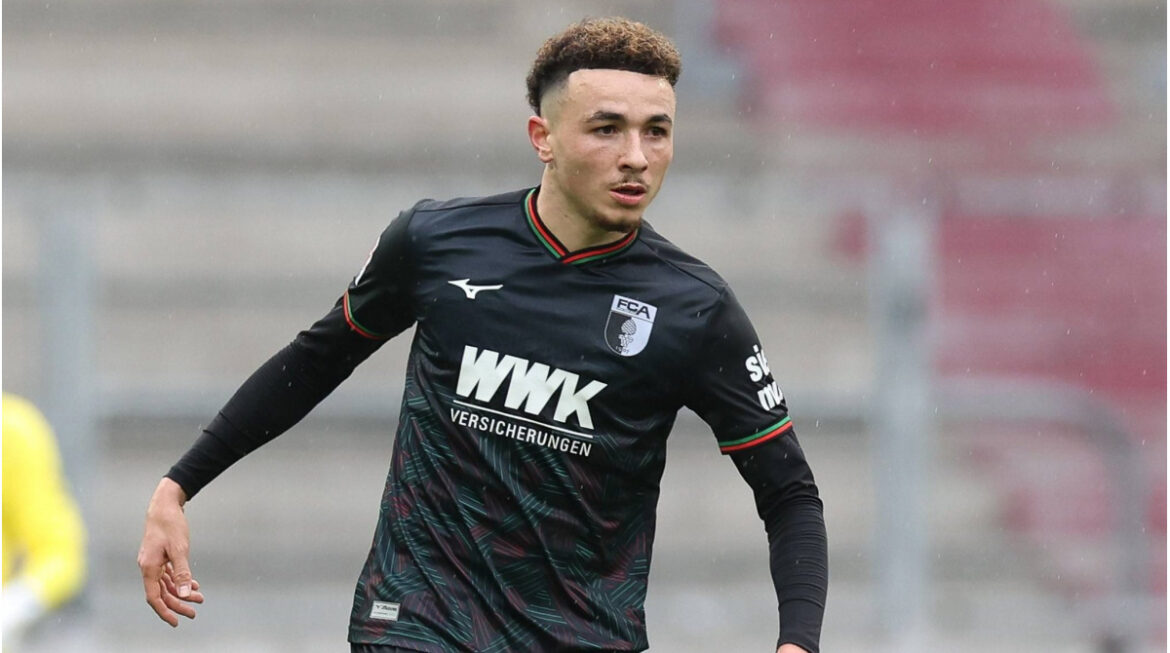 reports:-fc-sevilla-prepares-offer-for-augsburg’s-vargas-–-bargain-necessary