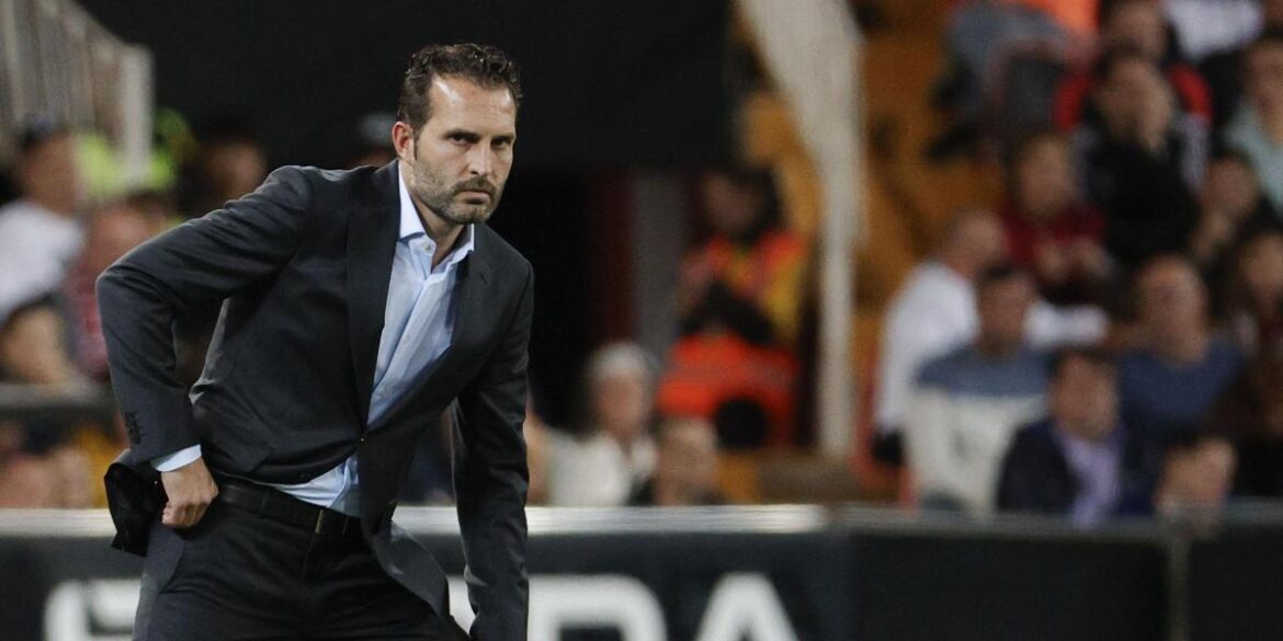 ruben-baraja,-against-the-ropes:-valencia-is-studying-his-dismissal