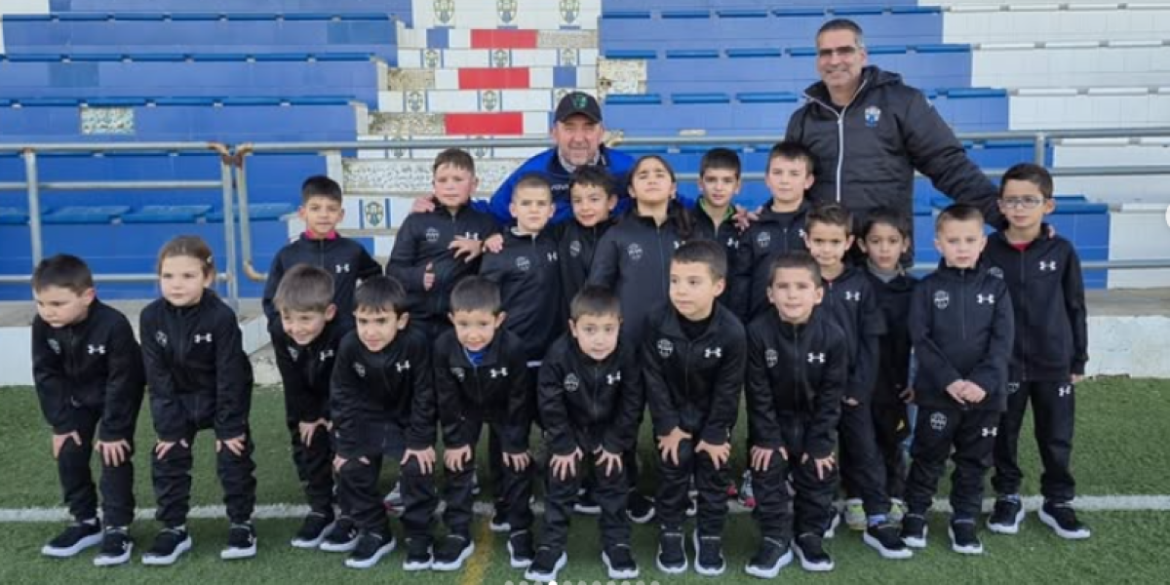 fermin’s-christmas-detail-with-the-children-of-the-el-campillo-soccer-school