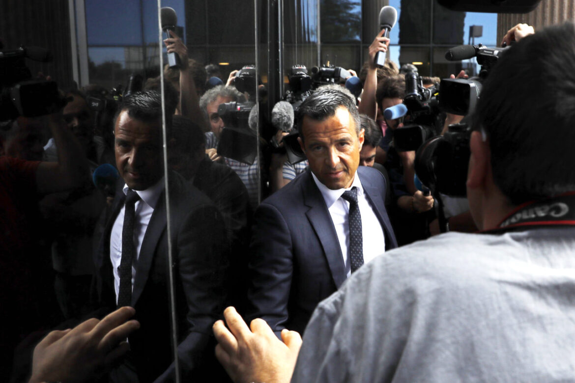 man-utd-midfielder-and-reyna-among-mendes’-clients-linked-with-milan-move