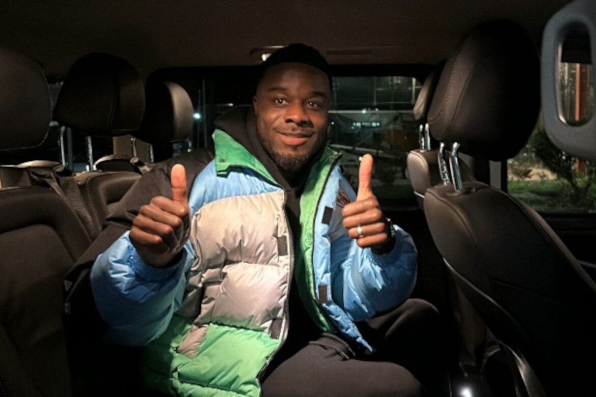 video:-cornet-arrives-to-complete-genoa-transfer-from-west-ham-on-6-month-loan