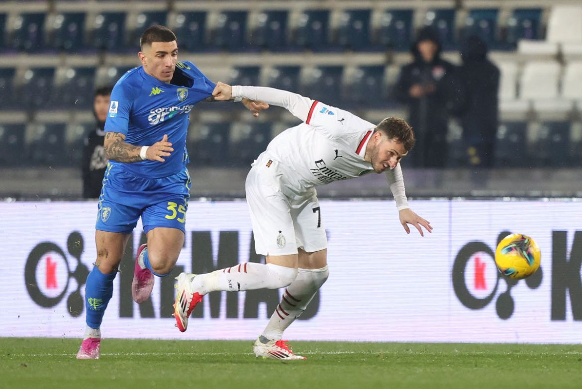 video:-milan-star-gimenez-limps-off-after-mexico-win