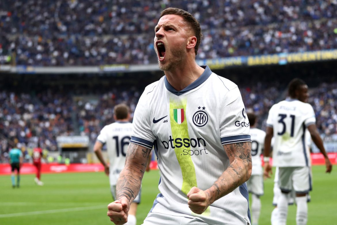 video:-how-inter-surprised-arnautovic-with-assist-celebration-for-2-0