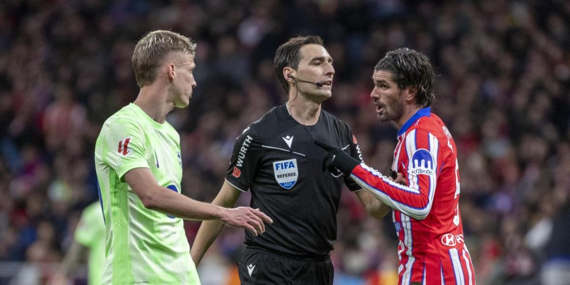 by-burgos-bengoechea,-a-favorite-to-whistle-the-final-barca-madrid